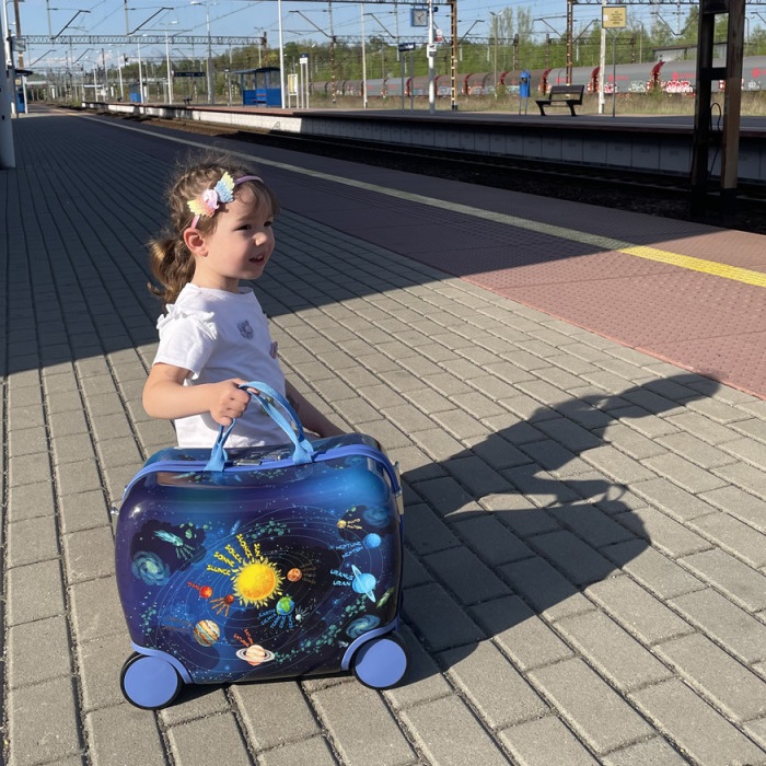 Lasten päälläistuttava matkalaukku Cosmos