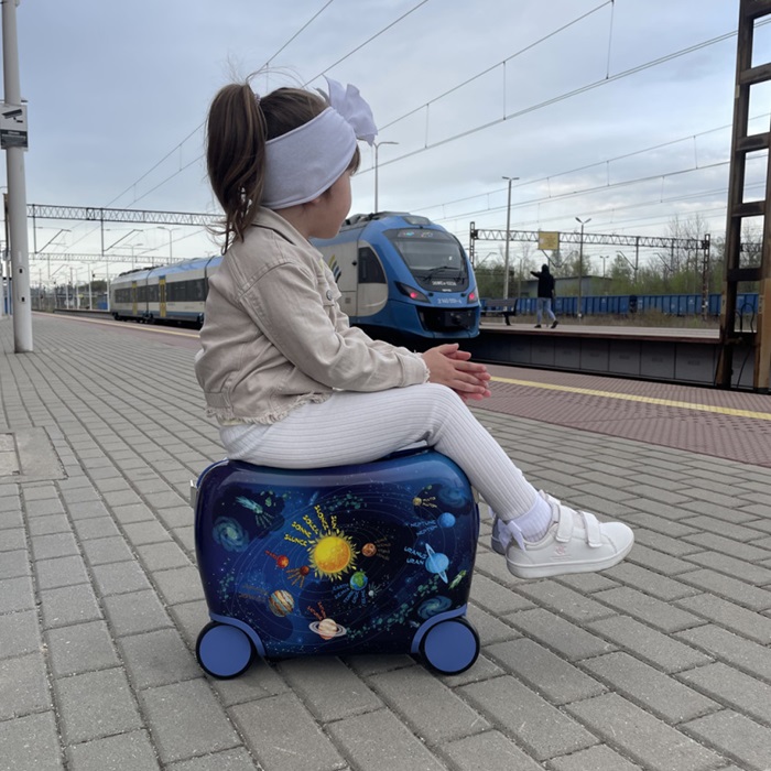 Lasten päälläistuttava matkalaukku Cosmos